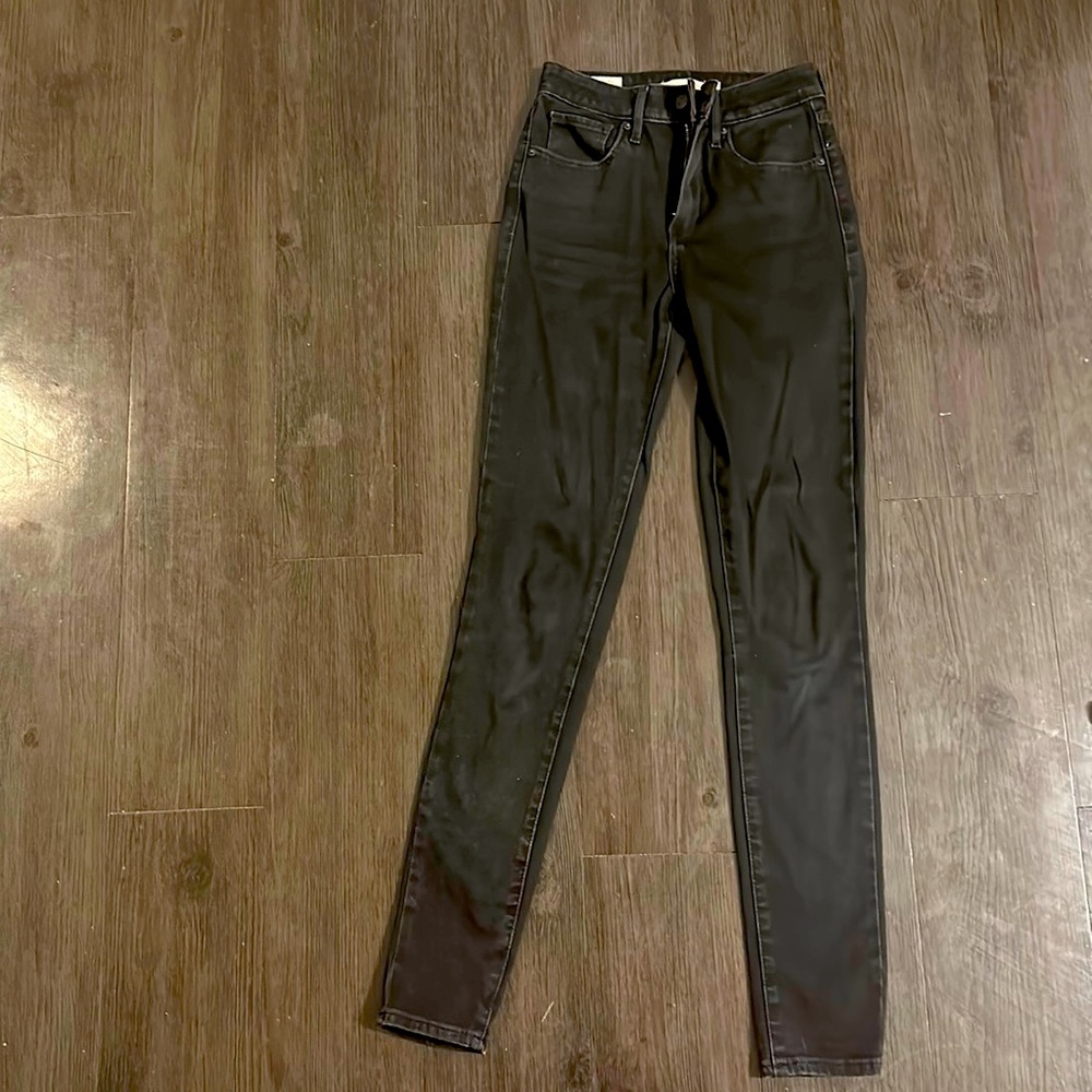 Levi’s black 721 high rise skinny jeans